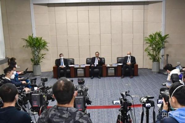 钟南山团队谈疫情防控，奥密克戎特点及患者居家隔离注意啥