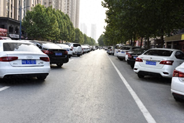 郑州机动车限行：交通拥堵与空气质量双重考量下的政策博弈