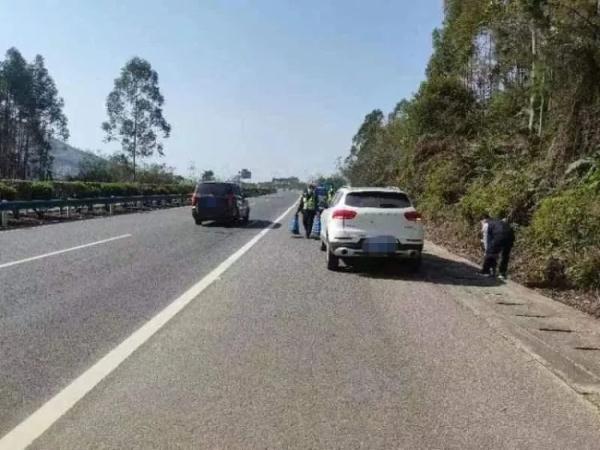 高速公路应急车道莫随意停车,这些行为会被处罚