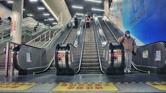 上海地铁升级疫情防控措施应对复工潮，乘客该咋做？