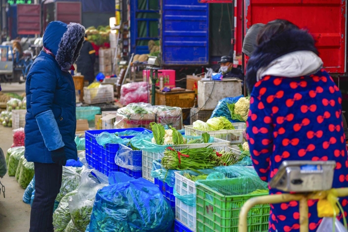 本地疫情关键期，市场菜肉供应足价格稳，市民采购情况如何？