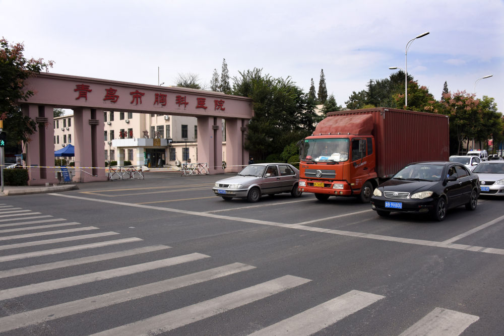 青岛疫情已现确诊及无症状感染者，医院停诊小区单元封闭